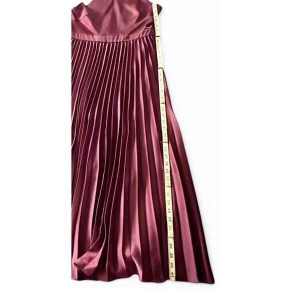 Elle Zeitoune Jayee Halter Gown Dress Burgundy Pleated Medium. Wedding. Party - Picture 4 of 12